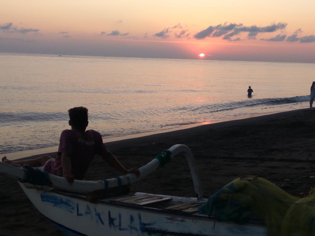 Bali Sari Homestay Amed Екстериор снимка